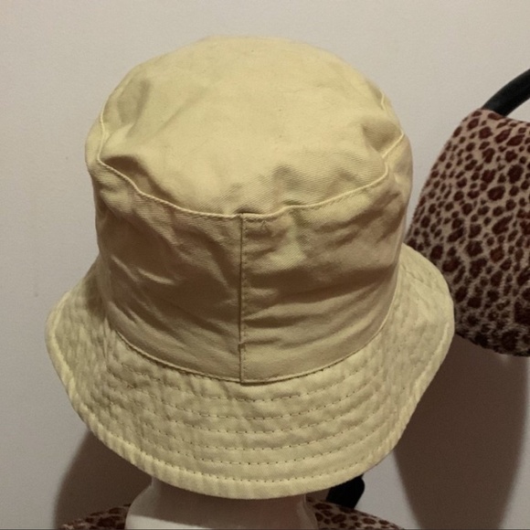 💋3/30 19 Crimes reversible bucket hat black and tan - Picture 4 of 4